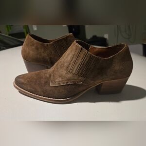 Journee Jasmine Western Ankle Boot Size 7